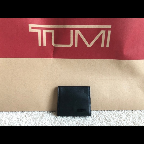 tumi coin purse
